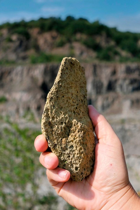 コロレボ遺跡で発見された石器126523リサイズ