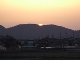 安土山と夕日