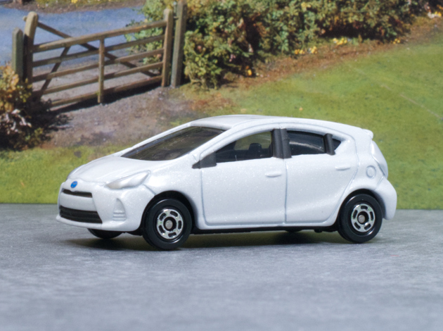 レビュー トミカ標識セット14 トヨタ アクア（初代） : ミニカー沼