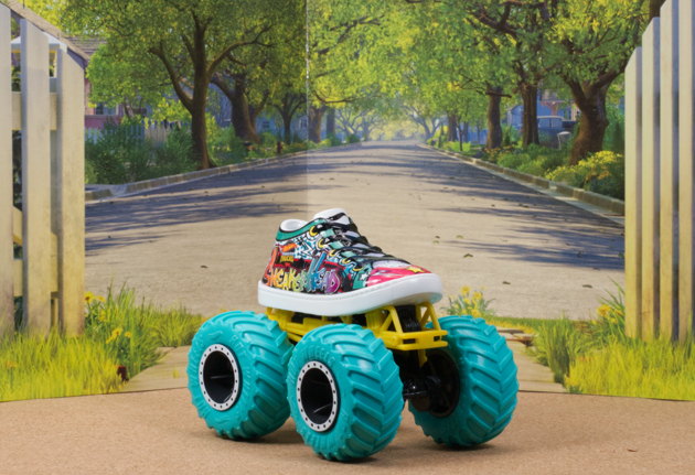 レビュー ホットウィール モンスタートラック スニーカーヘッド