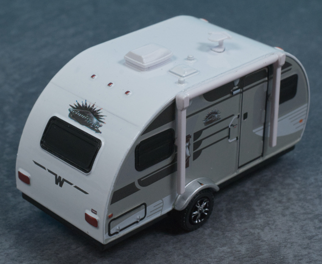 レビュー グリーンライト 1/64 2016 Winnebago Winne Drop