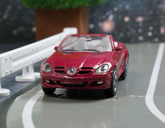 Amazon | メルセデス ベンツ SLKクラス 1/18 ミニカー 黒