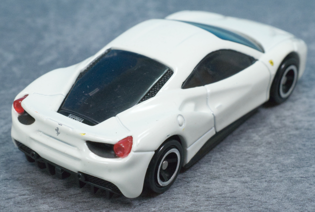 レビュー トミカ フェラーリ 488 GTB（フェラーリセット） : ミニカー沼