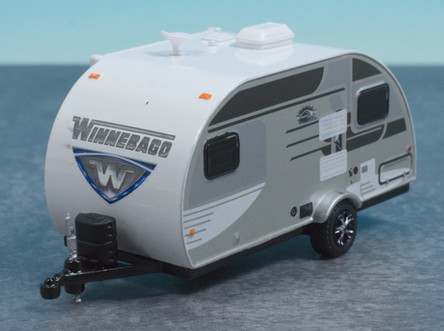 レビュー グリーンライト 1/64 2016 Winnebago Winne Drop