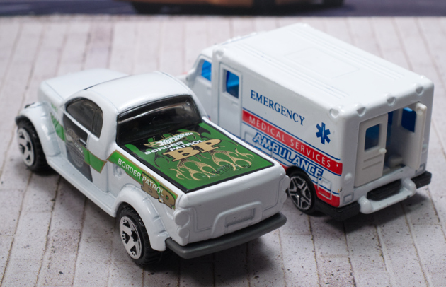 レビュー MotorMax 救急車 アンビュランス バン : ミニカー沼