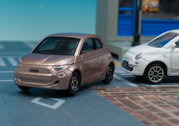 レビュー トミカ No.16 フィアット 500e : ミニカー沼