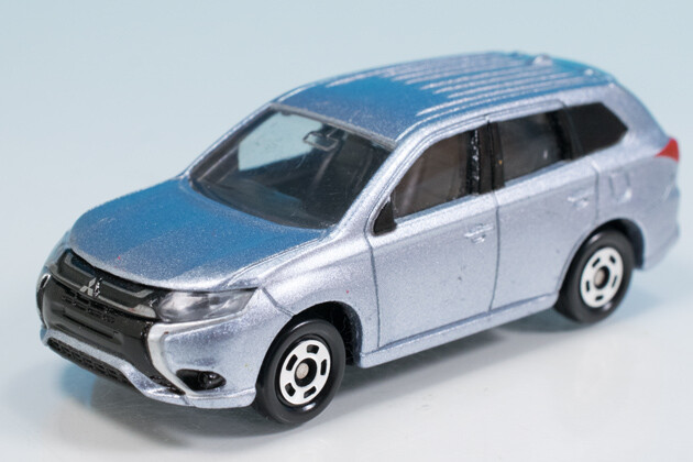レビュー トミカ No.70 三菱 アウトランダー PHEV（2代目