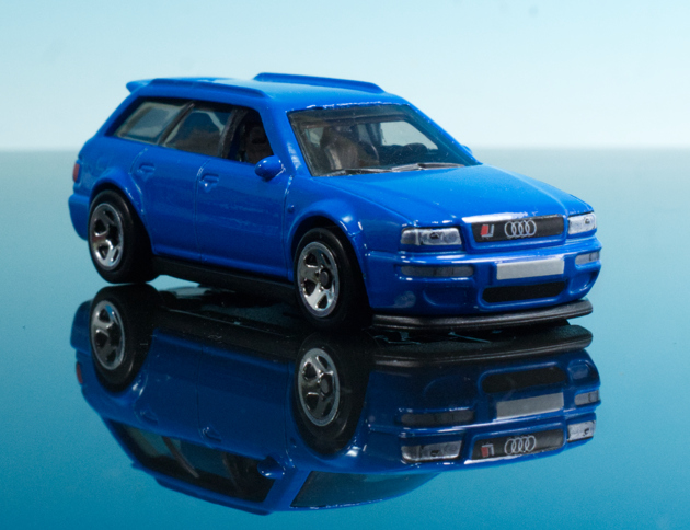 レビュー ホットウィール '94 アウディ アバント RS2 : ミニカー沼