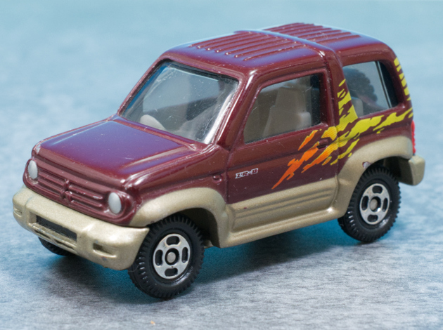 トミカ　三菱パジェロ Amazon | トミカ 三菱 パジェロ 030 | ミニカー・ダイキャスト