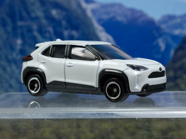 Yaris Cross ミニカー ホワイト トヨタ特注 1/30 新型 トヨタ ヤリス