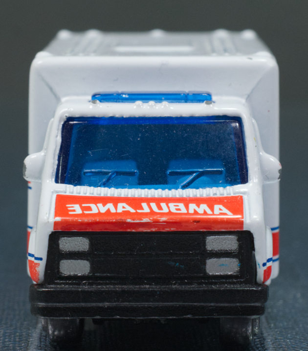 レビュー マイスト 救急車 アンビュランス バン : ミニカー沼