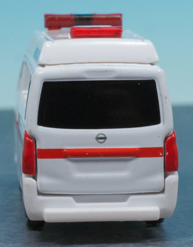 レビュー トミカ No.18 日産 NV350 キャラバン 救急車 : ミニカー沼