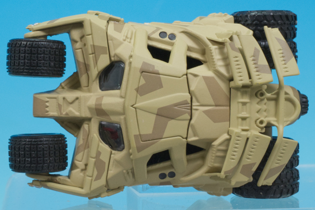 ホットトイズ　バットマンビギンズ　バットモービル　タンブラー 新品 Hot Toys - バットモービル タンブラー (Camouflage Version) 1