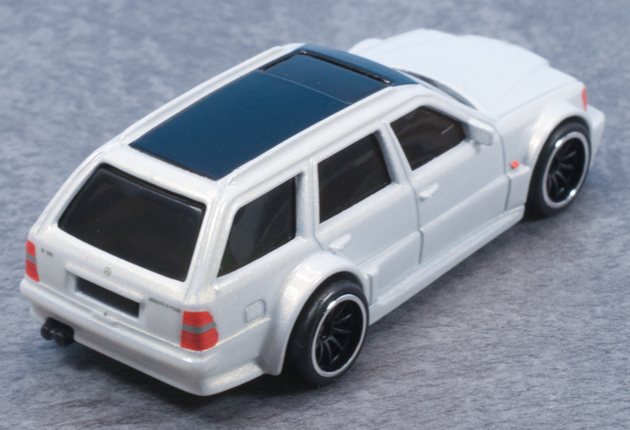 レビュー ホットウィール ブールバード メルセデス・ベンツ E36 レビュー ホットウィール ブールバード メルセデス・ベンツ E36