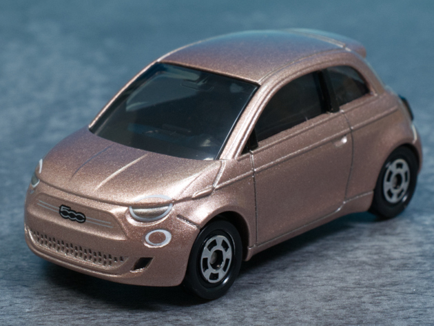 レビュー トミカ No.16 フィアット 500e : ミニカー沼