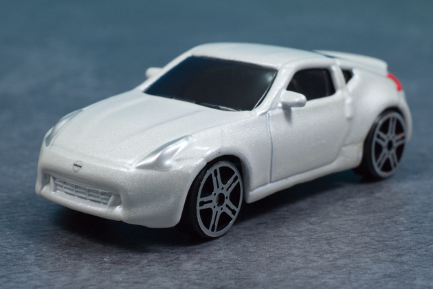 レビュー トイザらス フレッシュメタル100/Maisto「2009 日産 レビュー トイザらス フレッシュメタル100/Maisto「2009 日産