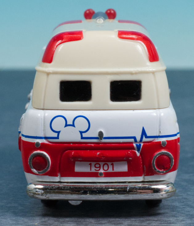 トミカ　タカラトミー ディズニーモータース ワームン ミッキーマウスなど ミッキーモチーフ救急車！トミカ ディズニーモータース