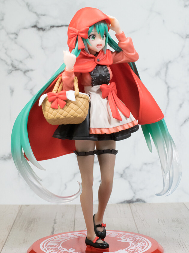 初音ミク　フィギュア　ワンダーランド　赤ずきん　親指姫　シンデレラ