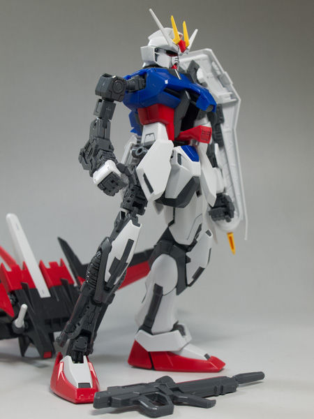 MG 1/100 GAT-X105 エールストライクガンダム (機動戦士ガンダムSEED) cm3dmju 4543112222428.jpg