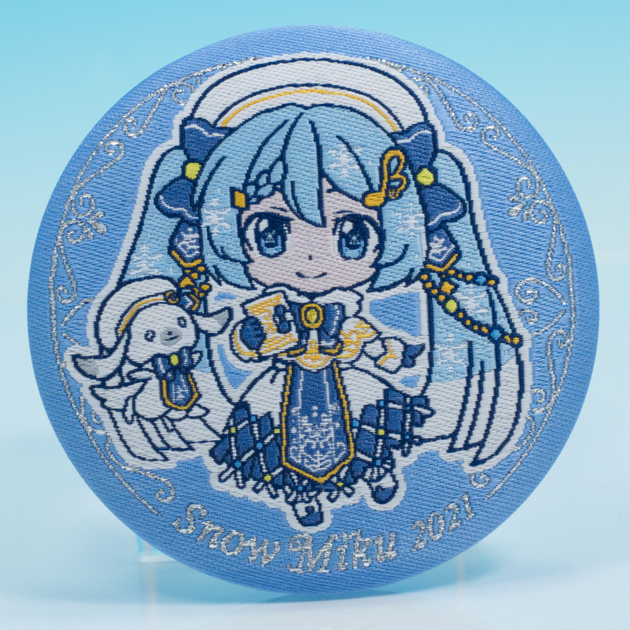 雪ミク miku 2018 メインビジュアル 缶バッジ　byやすも グッズ - SNOW MIKU 2018｜雪ミク（初音ミク）が北海道を応援！