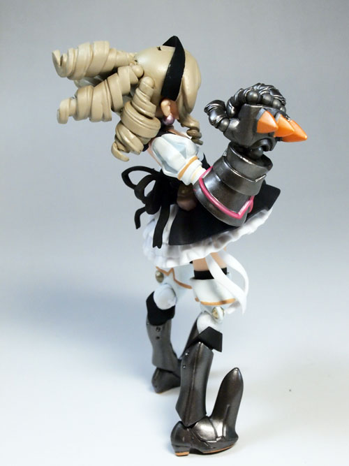 レビュー 海洋堂リボルテック クイーンズブレイド ユーミル～鋼鉄参謀