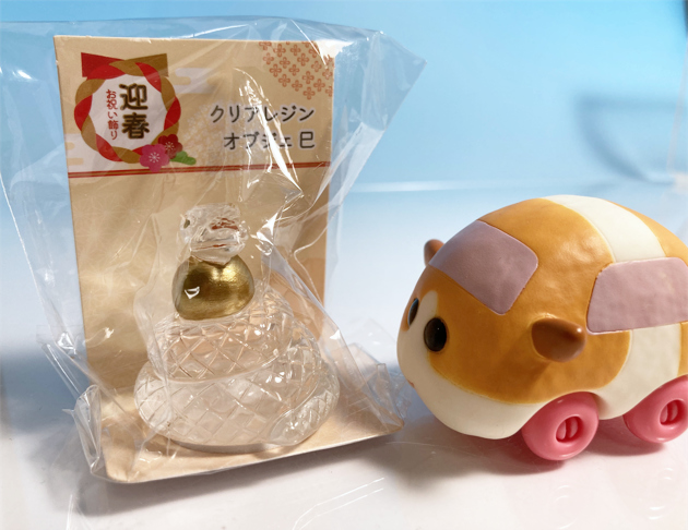 レビュー 100均セリア クリアレジンオブジェ 巳（ヘビ）