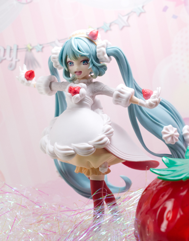 初音ミクFURYU Sweet Sweets いちごのショート ミクが「いちごのショートケーキ」をイメージした姿で立体化