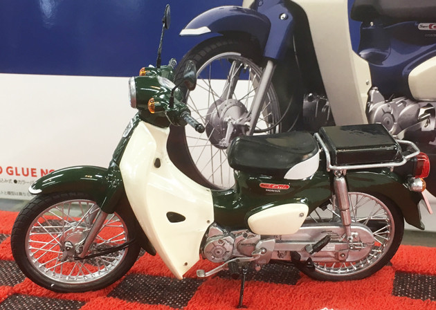 アオシマ　スーパーカブ　1/12 完成品　ブルー　グリーン　2台セット　未開封品 アオシマ スーパーカブ 1/12 完成品 ブルー グリーン 2台セット