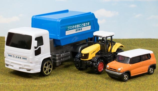 レビュー 100均ミニカー 清掃車 ようちえんバス 救急車 ふぃぎゅる レビュー 100均ミニカー 清掃車 ようちえんバス 救急車 ふぃぎゅる