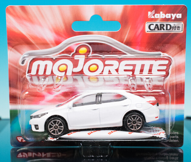 トヨタ カローラアルティス レッド ミニカー 1/32スケール 電池