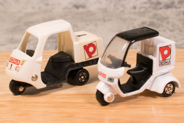 トミカデリバリーバイクピザーラ