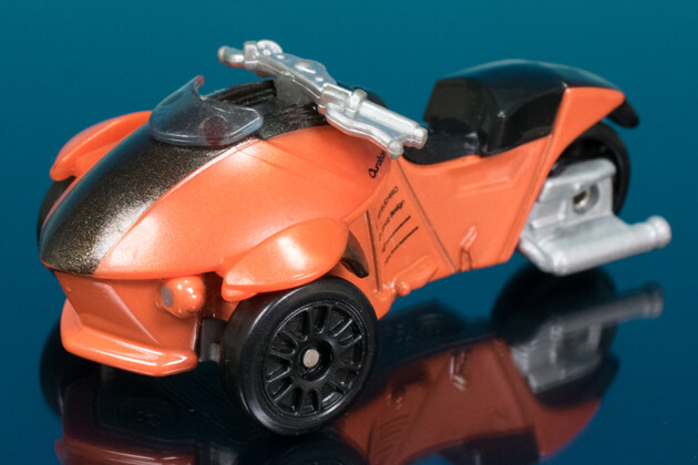 レビュー トミカ No.75 ツナグデザイン ウロボロス : ミニカー沼