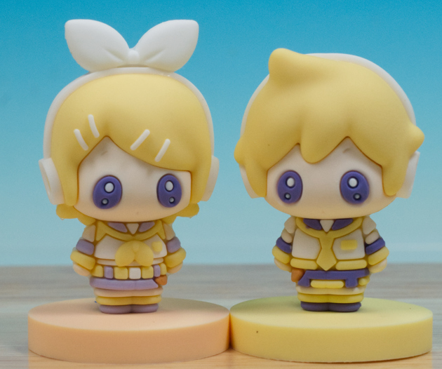 鏡音リン フィギュア ラバーストラップ等のグッズセット 121725_02.webp