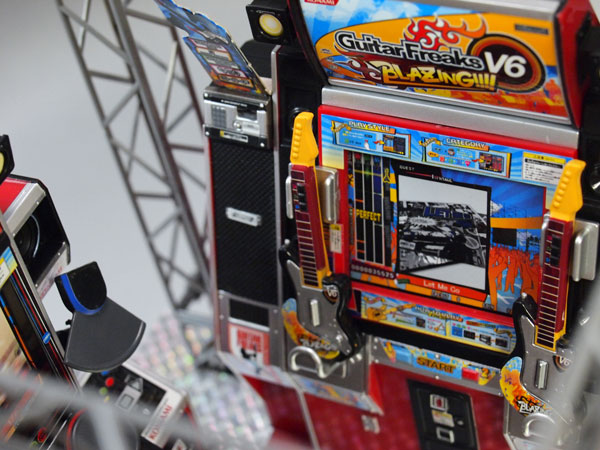 コナミ　デスクトップアーケードコレクションセカンドアタック　ギターフリークスV6 Amazon.co.jp: 未使用 コナミ デスクトップアーケードコレクション