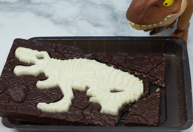 巡回 キャラパキ発掘恐竜チョコ ふぃぎゅる