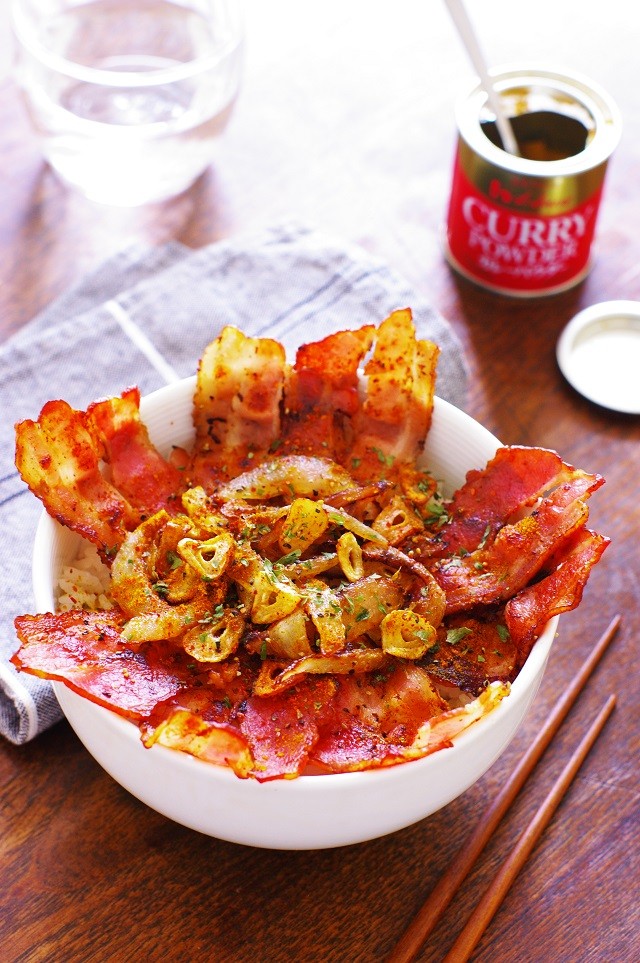 ガーリックオニオンスパイシーカリカリベーコン丼 【スパイス大使