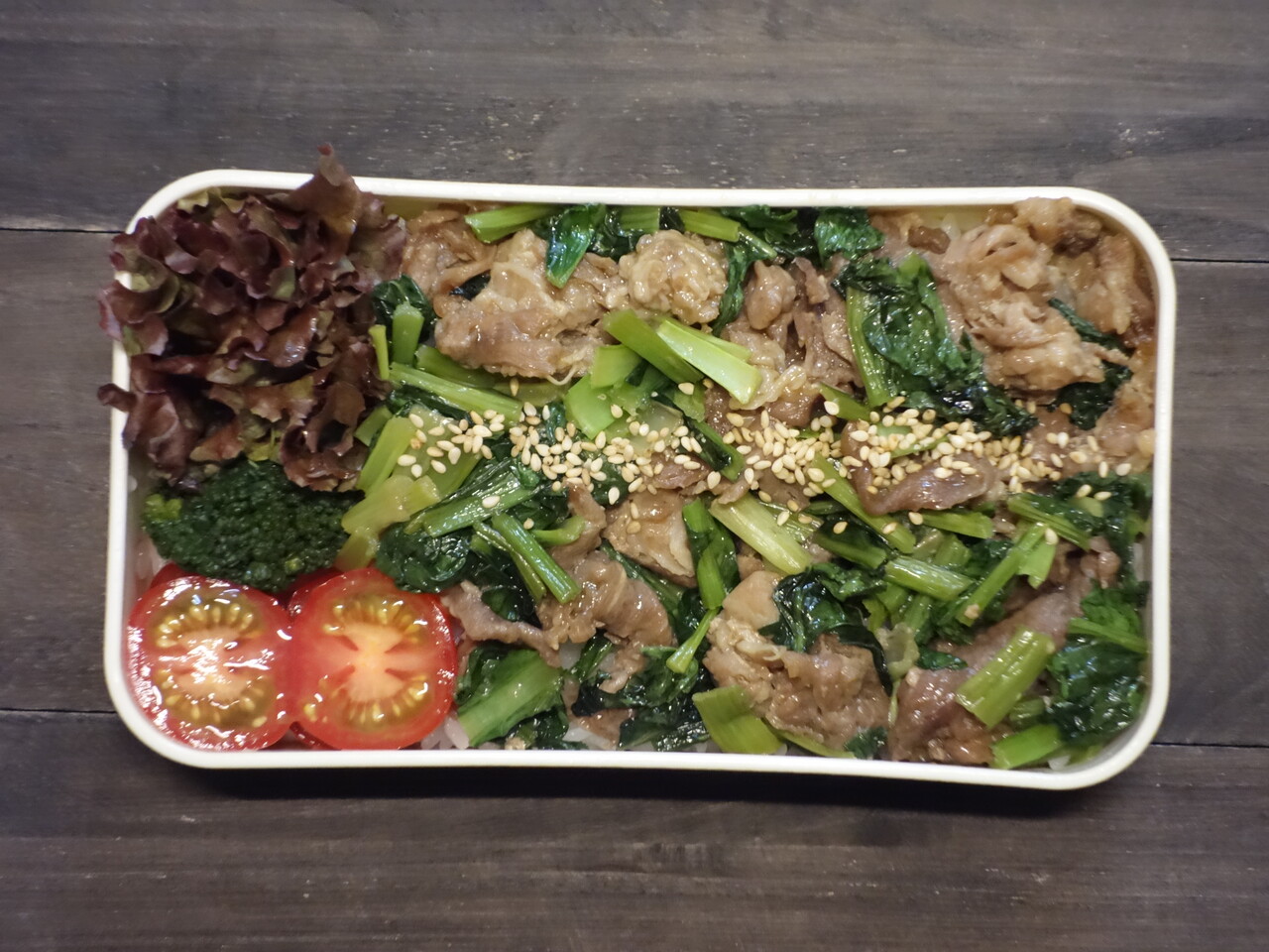 電子レンジで簡単☆小松菜と豚肉のオイスターソース和え丼弁当