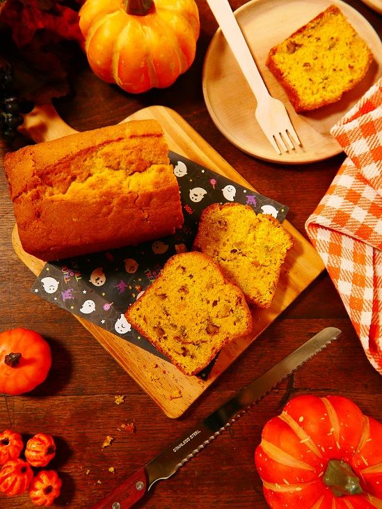 ハロウィンにぴったり パウンドケーキは意外に簡単に作れちゃうお菓子の1つ パンプキンシードにアーモンドやクルミもたっぷり カルダモン香る かぼちゃの パウンドケーキ レシピ のんびり毎日 日々の暮らしの食卓 いただきますのレシピ 時々 編み物 ハロウィンにぴったり パウンドケーキは意外に簡単に作れちゃうお菓子の1つ パンプキンシードにアーモンドやクルミもたっぷり カルダモン香る かぼちゃの パウンドケーキ レシピ のんびり毎日 日々の暮らしの食卓 いただきますのレシピ 時々 編み物