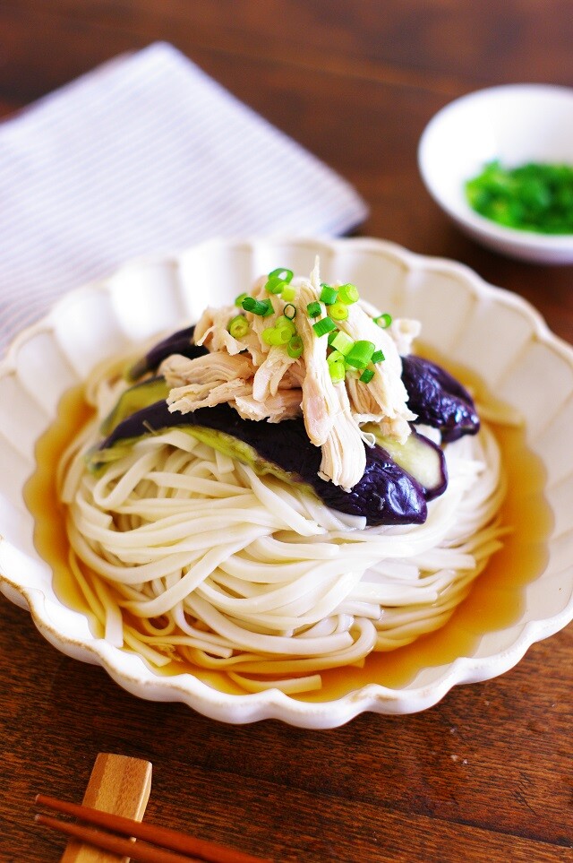 具材はレンジでお手軽 鶏胸肉となすの冷やしうどん クックパッドアンバサダー21 レシピ のんびり毎日 日々の暮らしの食卓 いただきますのレシピ 時々 編み物 具材はレンジでお手軽 鶏胸肉となすの冷やしうどん クックパッドアンバサダー21 レシピ のんびり毎日 日々の暮らしの食卓 いただきますのレシピ 時々 編み物