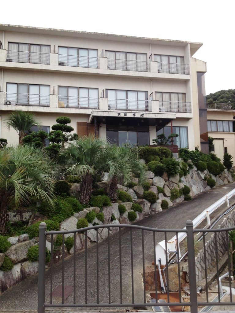 渡鹿野島探索記 廃業したホテル 2 : 赤線跡、廃墟など