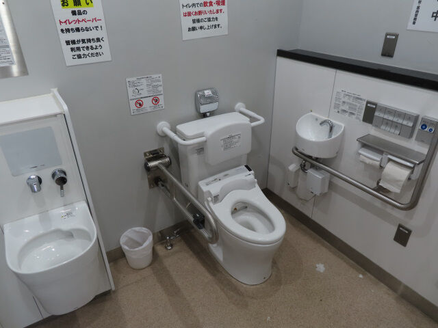 多目的トイレマップ連動】江戸川区立船堀駅前手洗所(2020/10/04 多目的トイレマップ連動】江戸川区立船堀駅前手洗所(2020/10/04