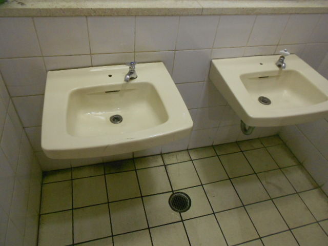 東向島駅 東武北千住駅南地下トイレ 劇的ビフォーアフター 18 04 11 千葉県トイレ局 東向島駅 東武北千住駅南地下トイレ 劇的ビフォーアフター 18 04 11 千葉県トイレ局