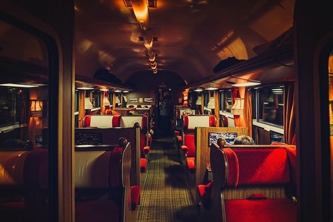train-4775170__480