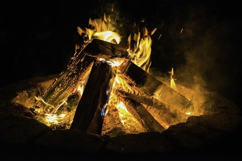 campfire-5036148__480