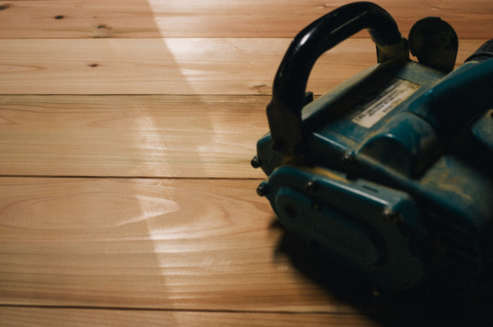 床の洗い出し仕上げ