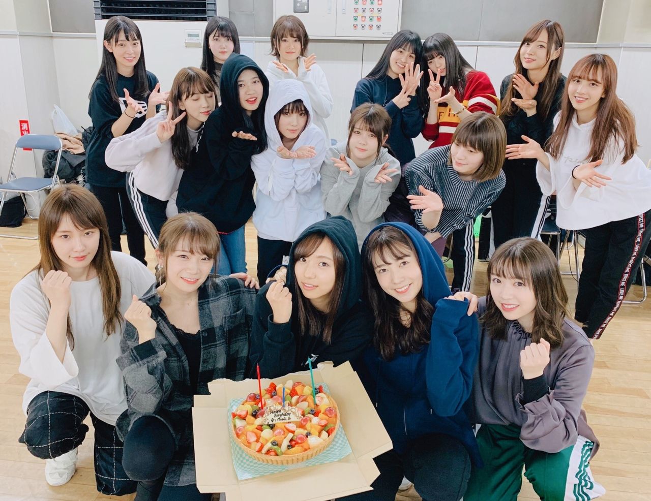 乃木坂46 新内眞衣 今年は無事にメンバーから誕生日を祝ってもらえた模様 乃木坂46まとめたいよ 乃木坂46 新内眞衣 今年は無事にメンバーから誕生日を祝ってもらえた模様 乃木坂46まとめたいよ