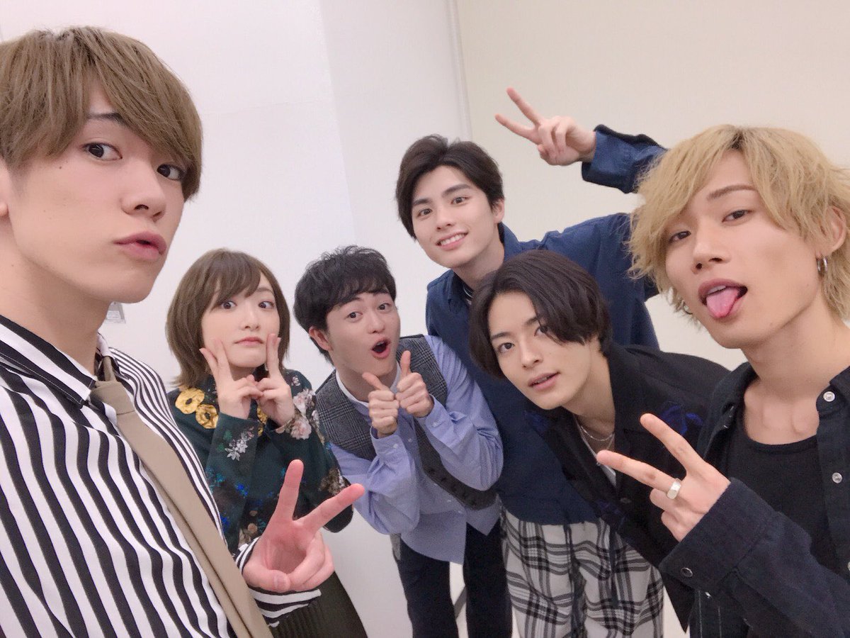 生駒里奈が イケメン達 に囲まれている画像がこちら 元乃木坂46 乃木坂46まとめたいよ