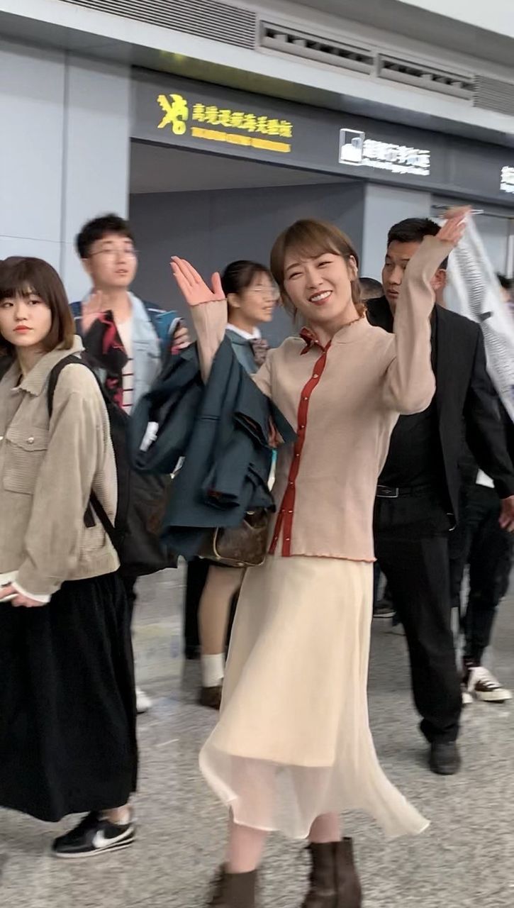 乃木坂46 上海空港でファンに送られる乃木坂ちゃんの様子がこちら 乃木坂46まとめたいよ 乃木坂46 上海空港でファンに送られる乃木坂ちゃんの様子がこちら 乃木坂46まとめたいよ