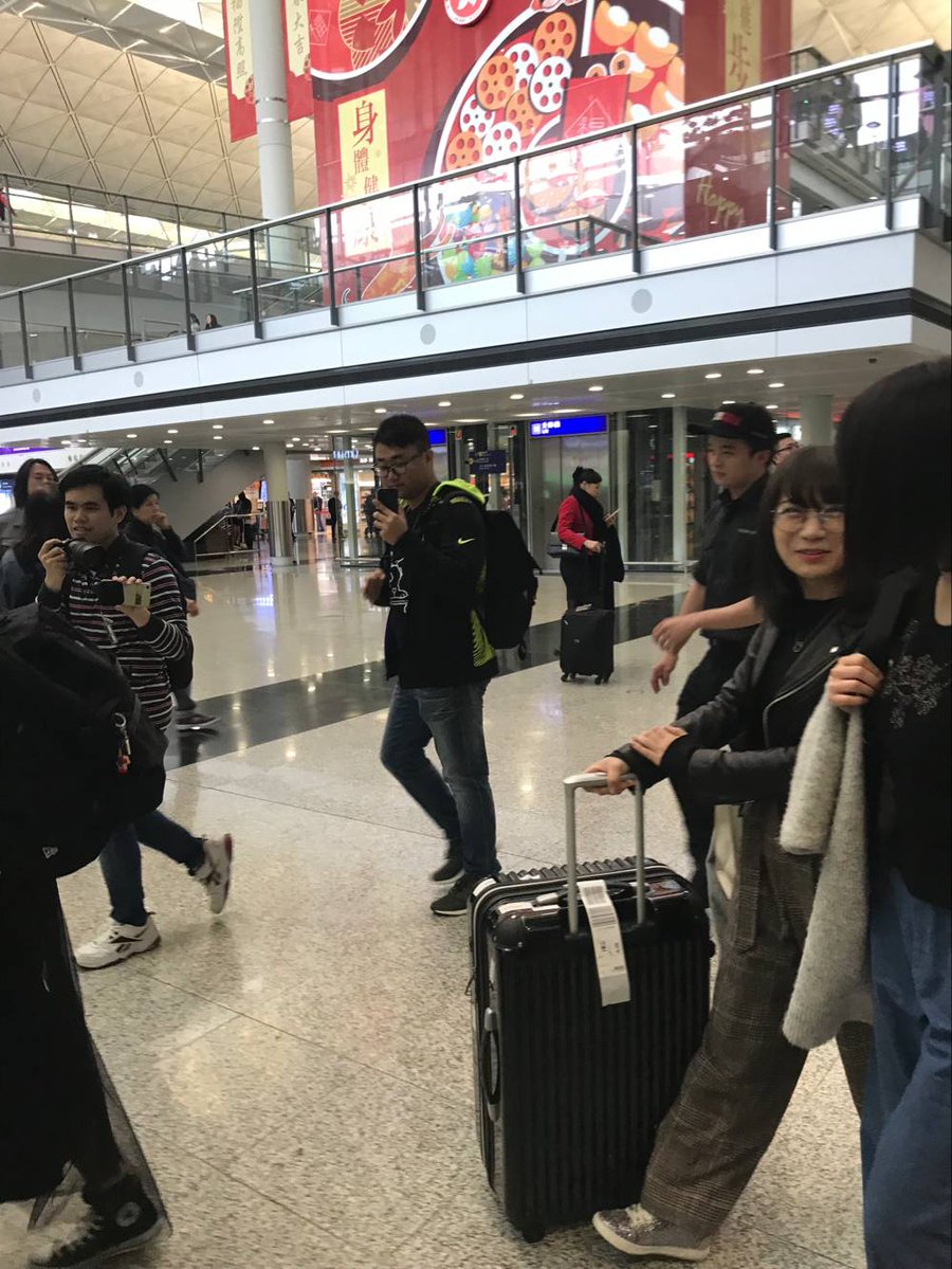 香港空港 に到着した乃木坂ちゃんの様子がこちら 乃木坂46 乃木坂46まとめたいよ 香港空港 に到着した乃木坂ちゃんの様子がこちら 乃木坂46 乃木坂46まとめたいよ