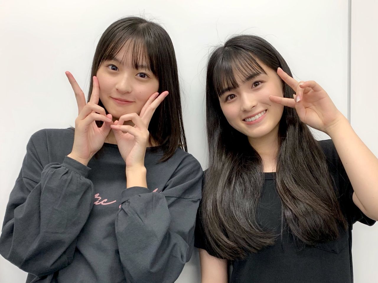乃木坂46】センターの系譜\u2026!遠藤さくら×大園桃子の2ショットが